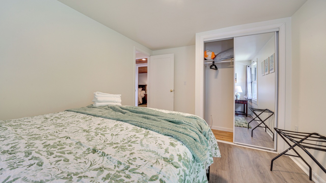 Photo of Bedroom in Lakeview