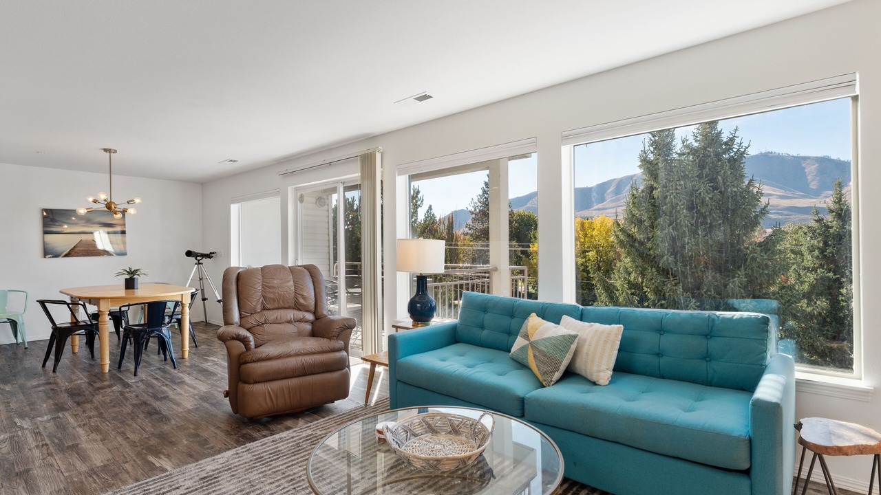 Photo of Livingroom in Chelan