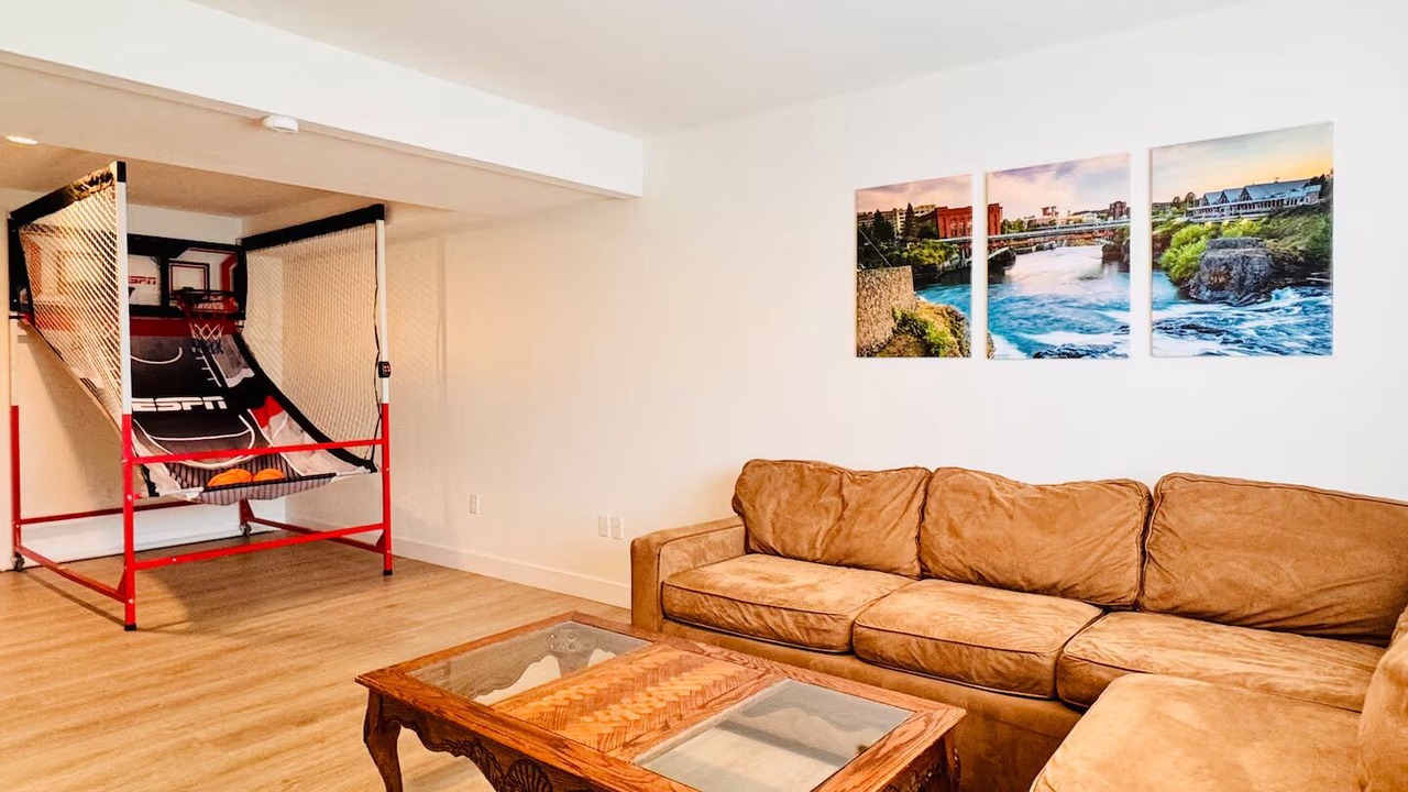 Photo of Livingroom in Moran Prairie