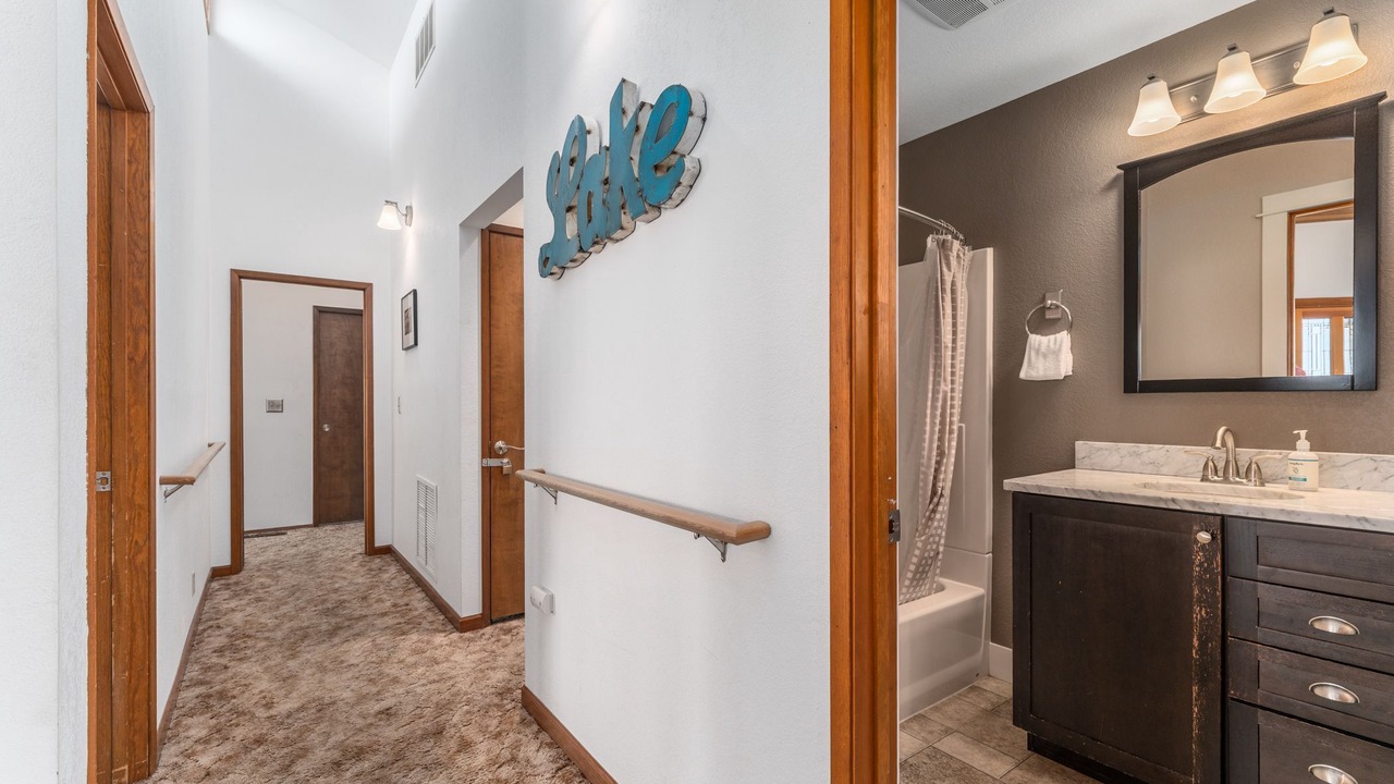 Photo of Bathroom in Willow Point