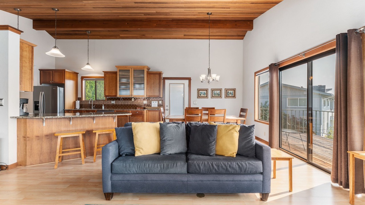 Photo of Livingroom in Willow Point