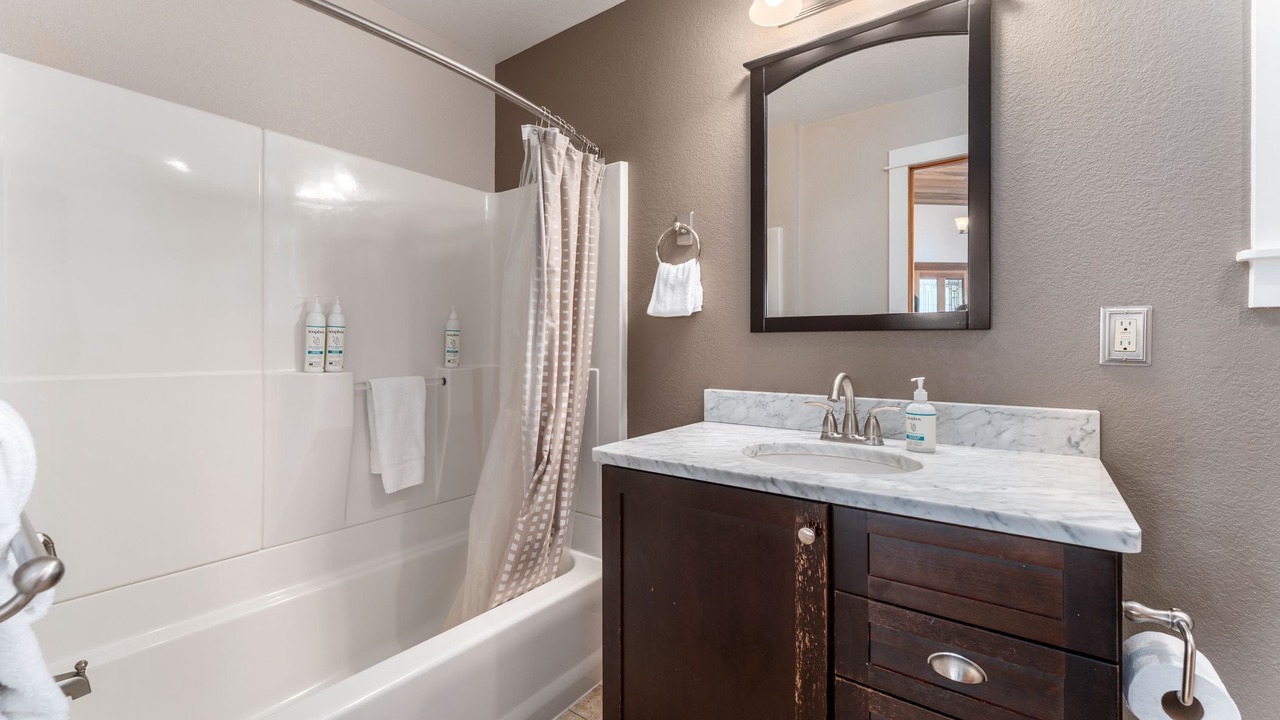 Photo of Bathroom in Willow Point