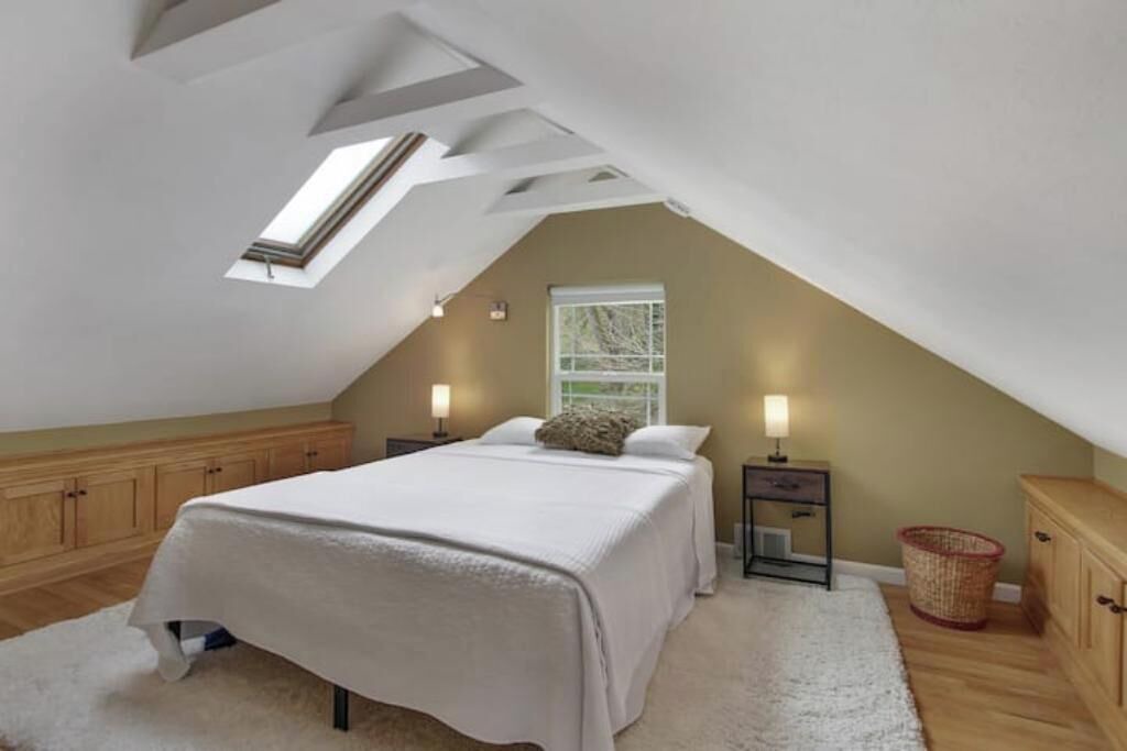 Photo of Bedroom in Mid-Beacon Hill