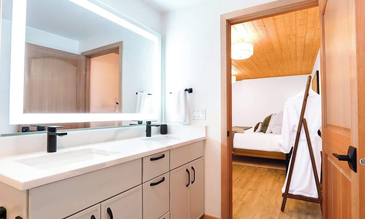 Photo of Bathroom in Glacier
