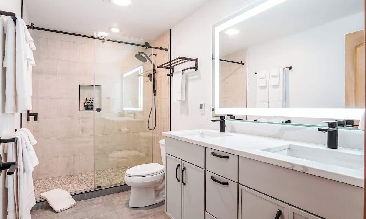 Photo of Bathroom in Glacier