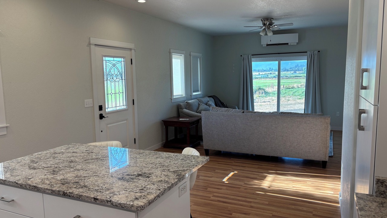 Photo of Livingroom in Central Point