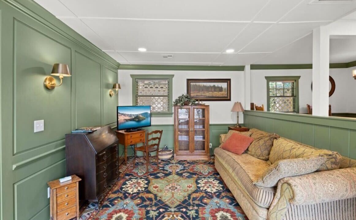 Photo of Livingroom in Jacksonville