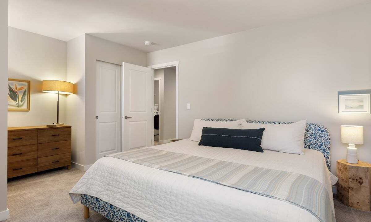 Photo of Bedroom in Oak Harbor