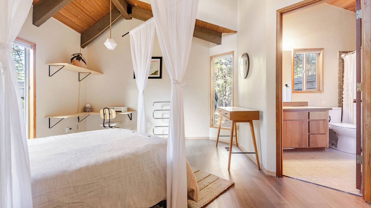 Photo of Bedroom in Sunriver