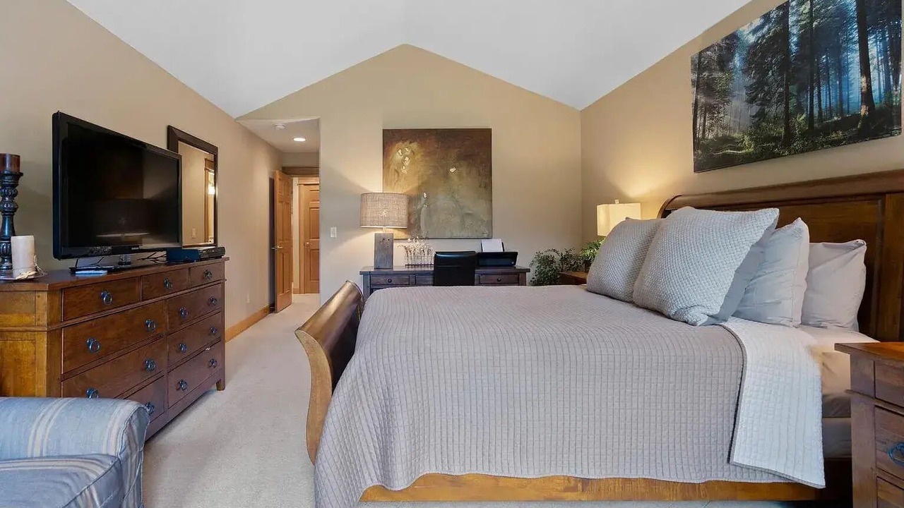 Photo of Bedroom in Welches