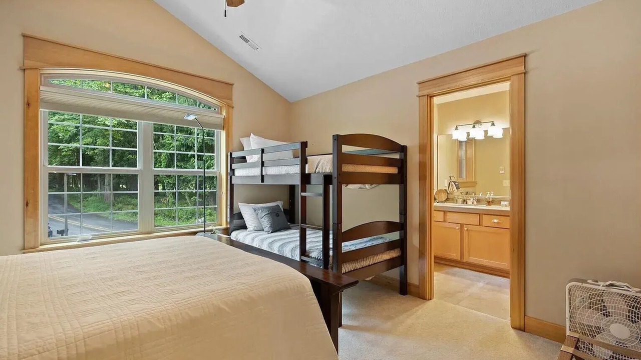 Photo of Bedroom in Welches