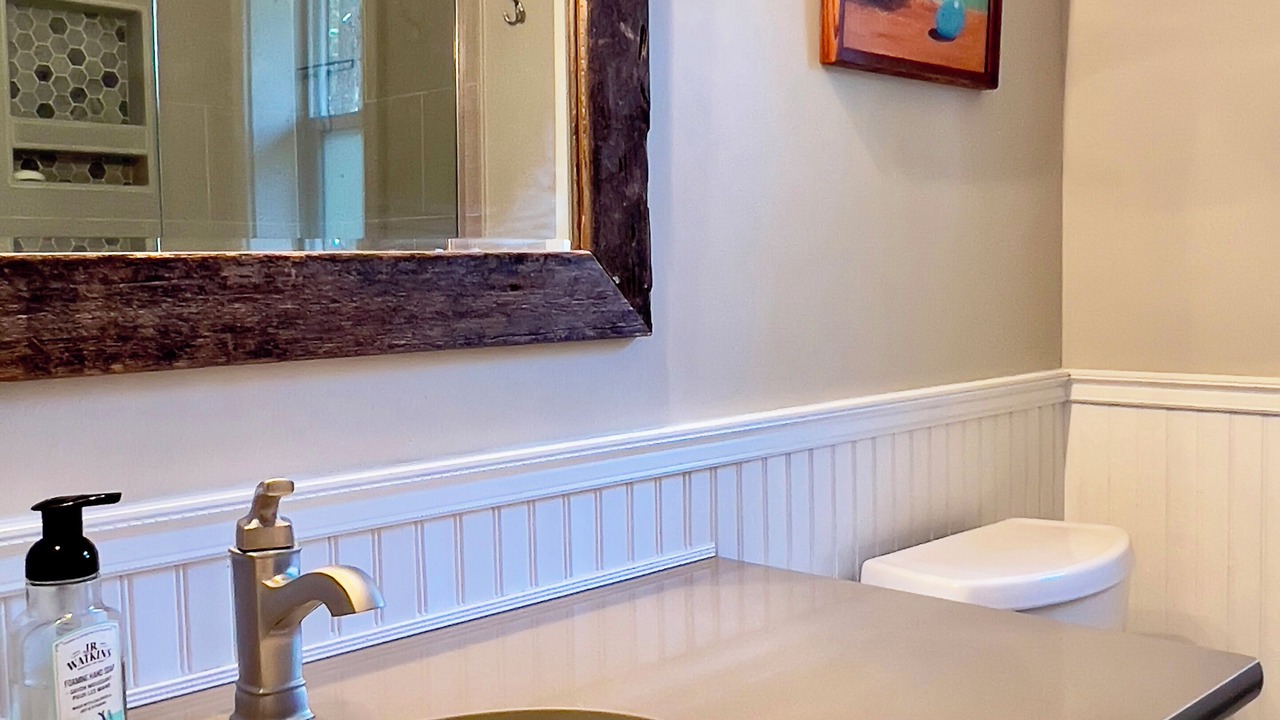 Photo of Bathroom in Sisters