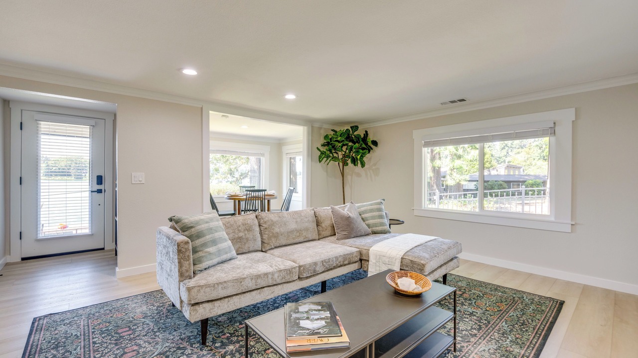 Photo of Livingroom in Lakewood