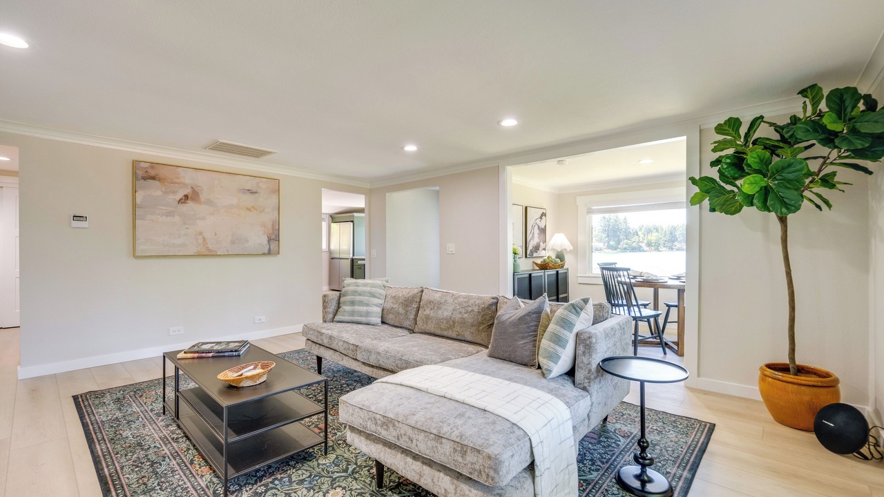 Photo of Livingroom in Lakewood