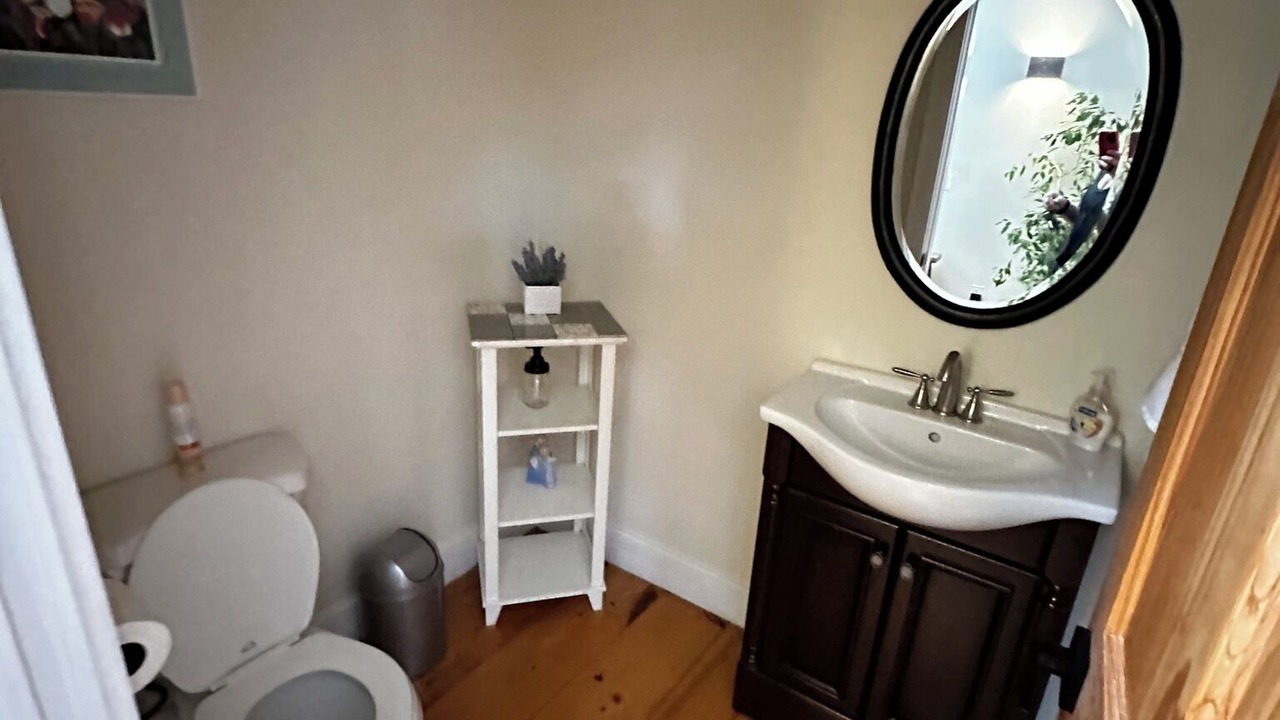 Photo of Bathroom in Freeland