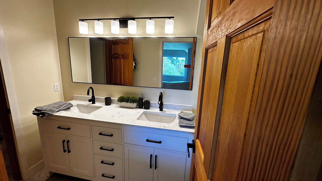 Photo of Bathroom in Freeland