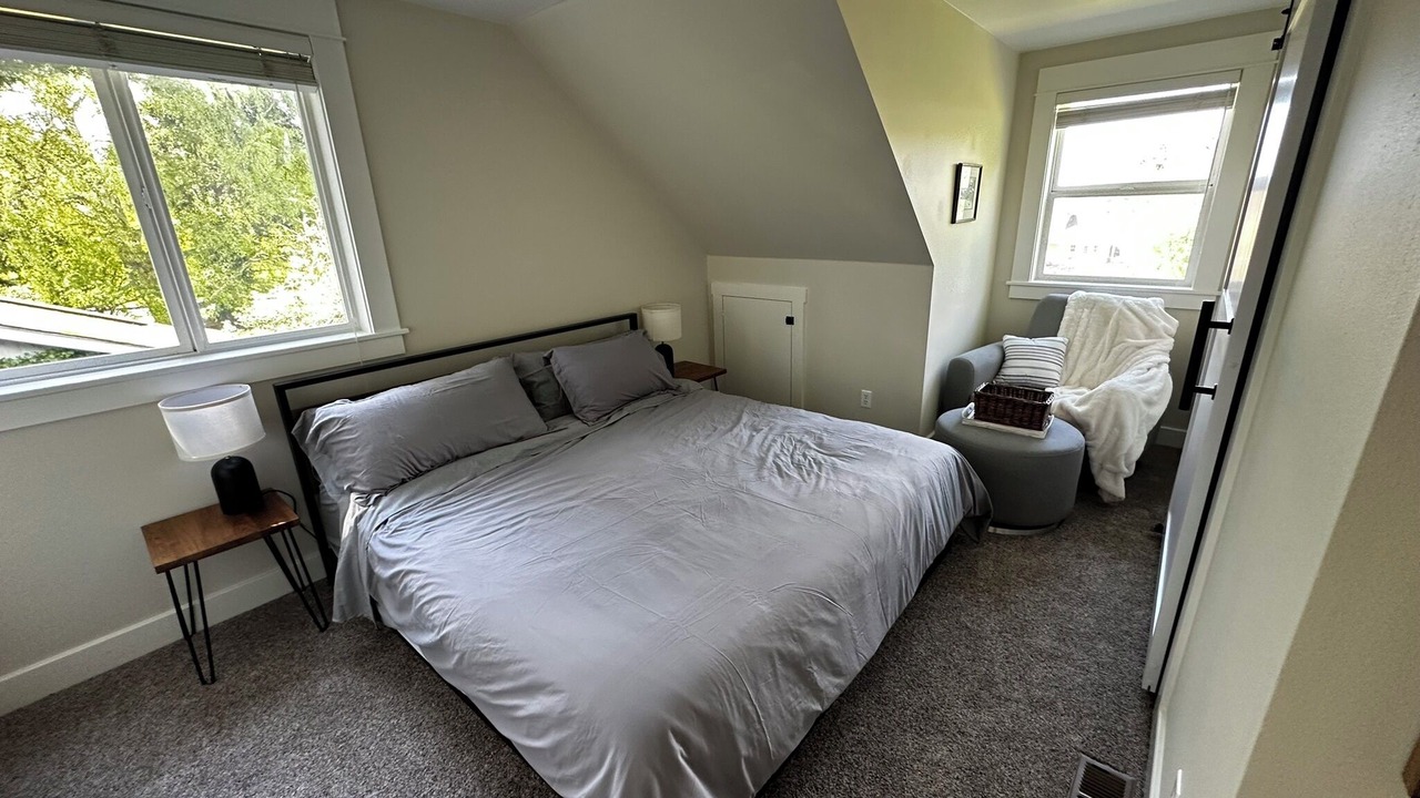 Photo of Bedroom in Freeland