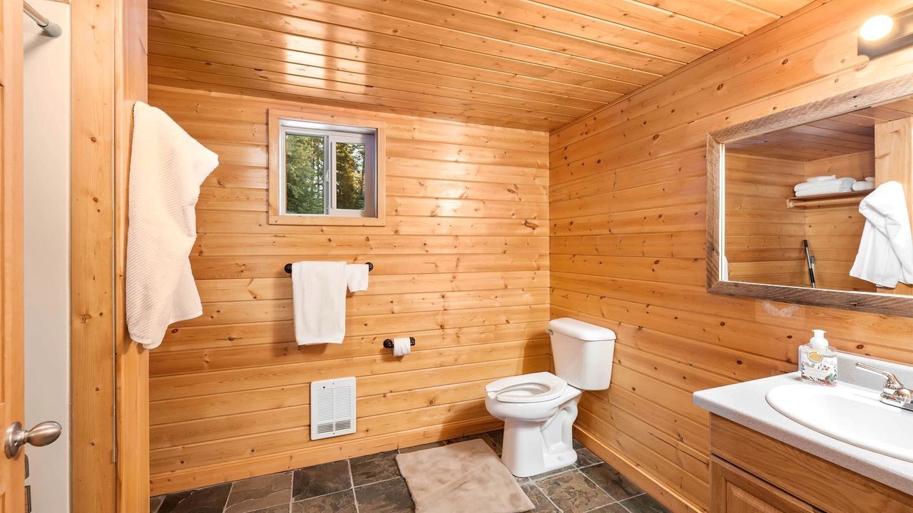 Photo of Bathroom in Thompson Falls