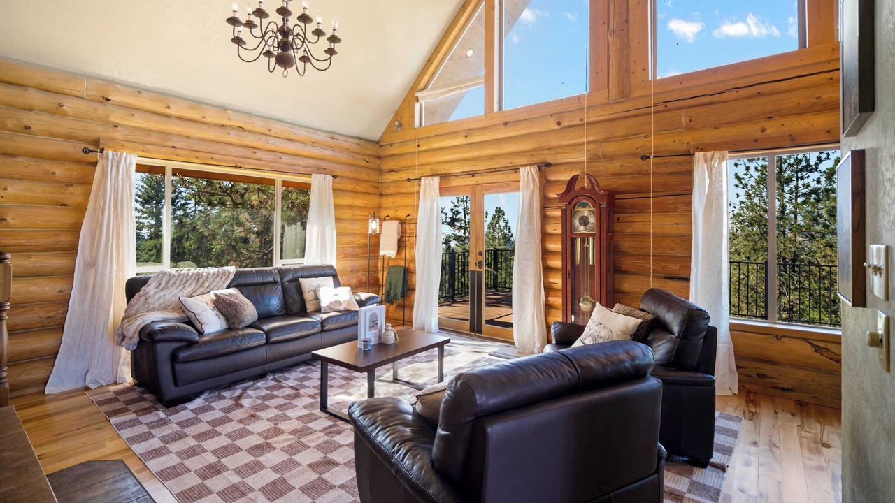 Photo of Livingroom in Mead