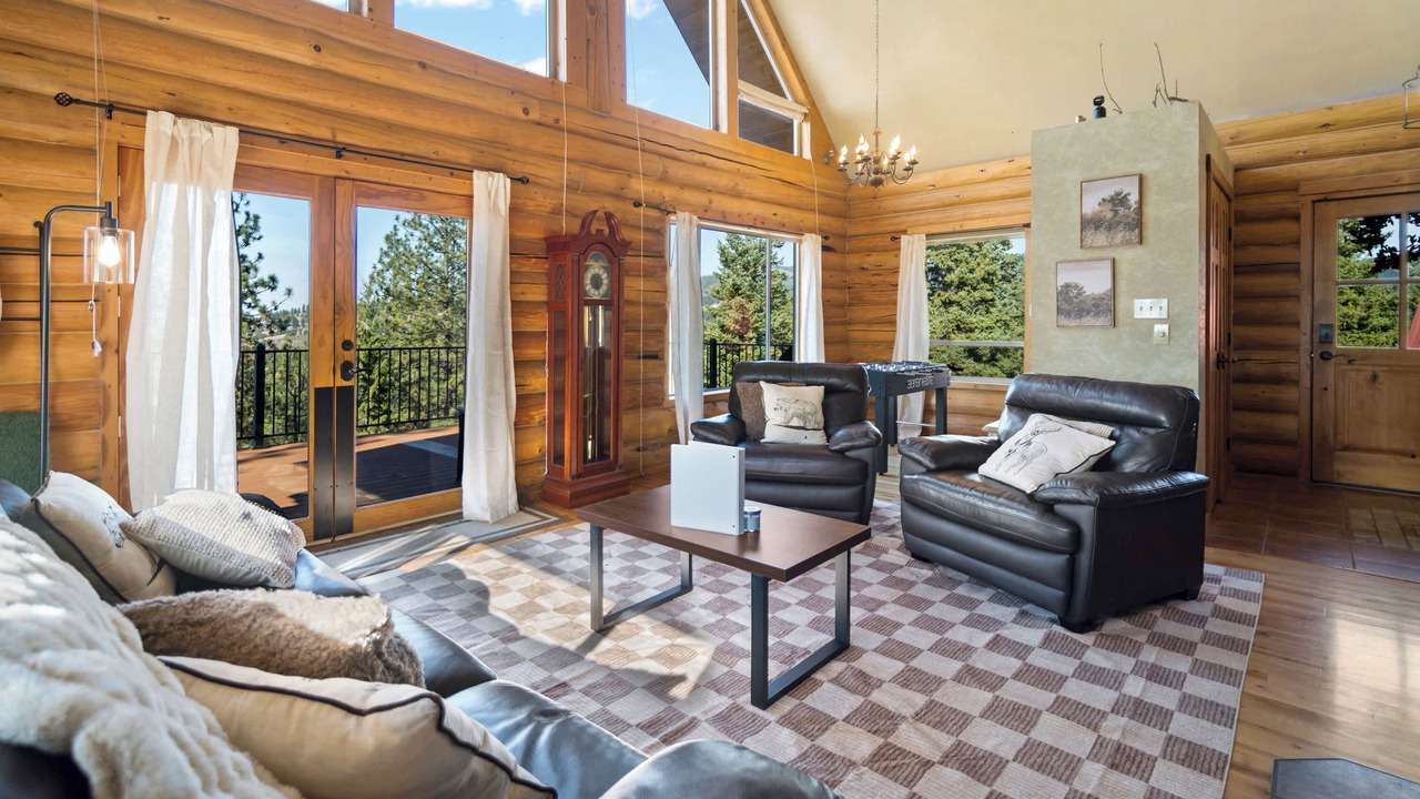 Photo of Livingroom in Mead