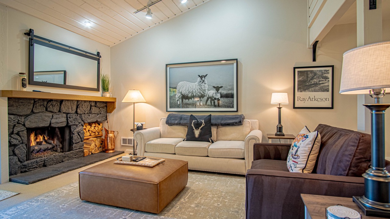 Photo of Livingroom in Elkhorn Village