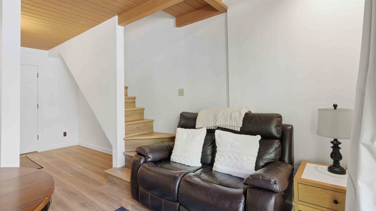 Photo of Livingroom in Warm Springs