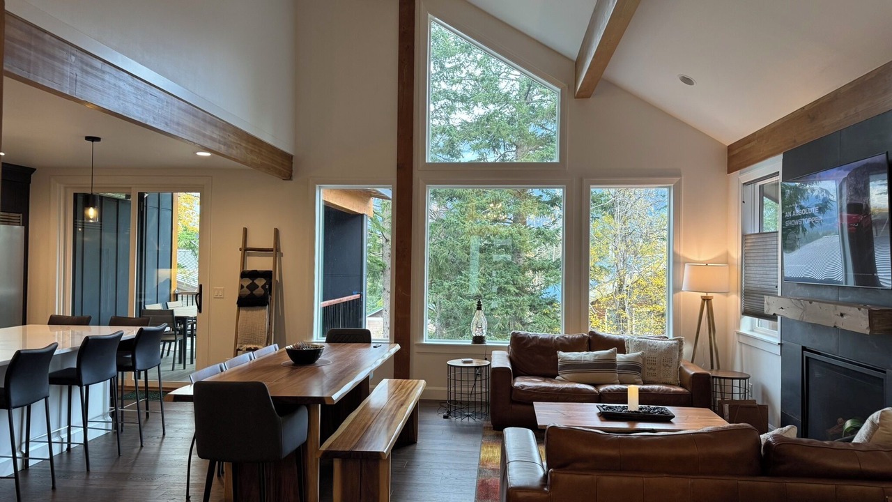 Photo of Livingroom in Hyak
