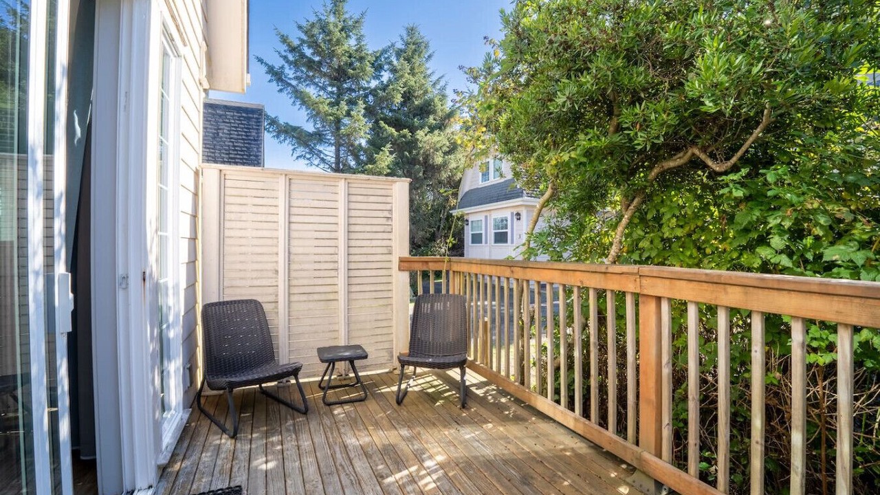 Photo of Patio Balcony in Ocean Shores