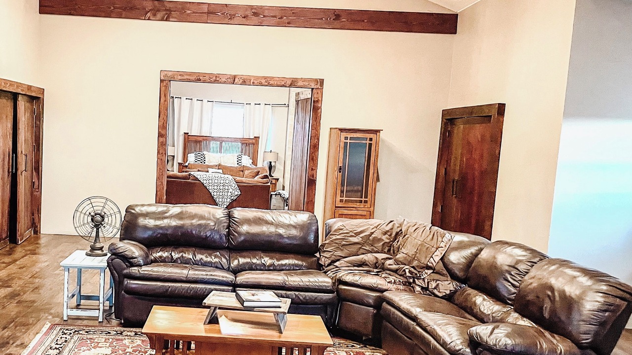 Photo of Livingroom in Colbert