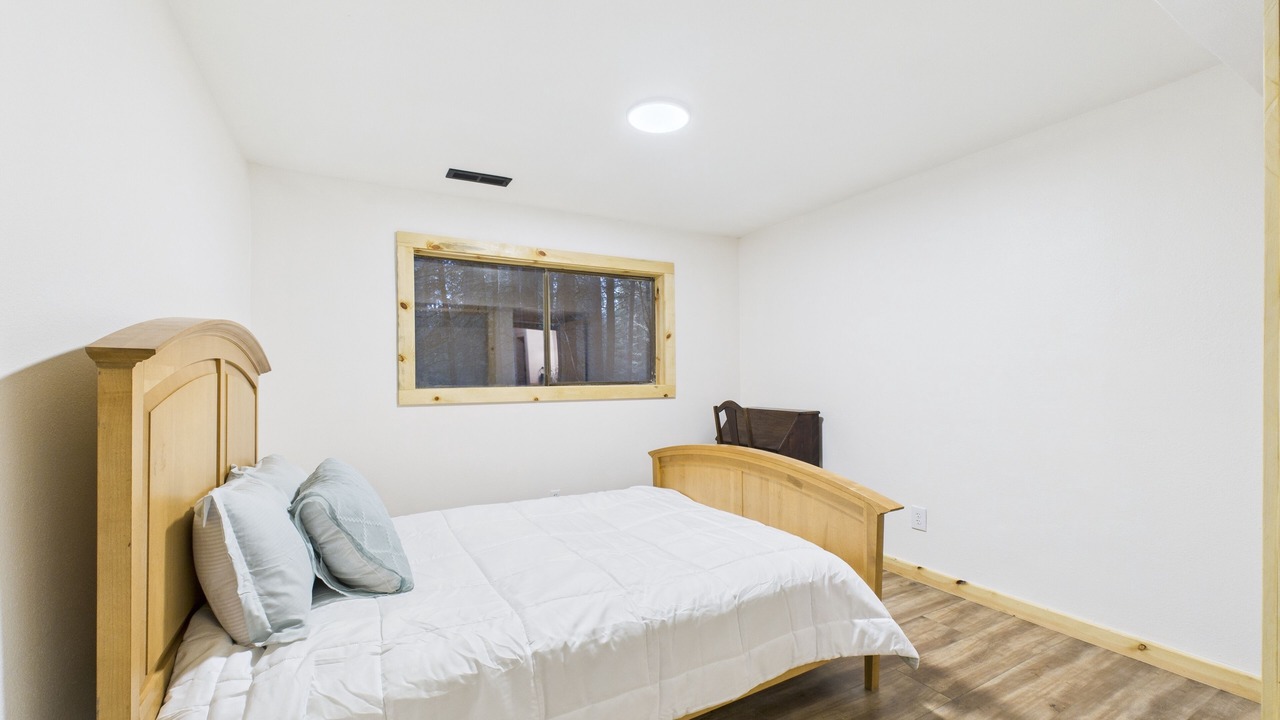 Photo of Bedroom in Stevens County