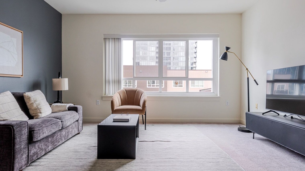 Photo of Livingroom in West Bellevue