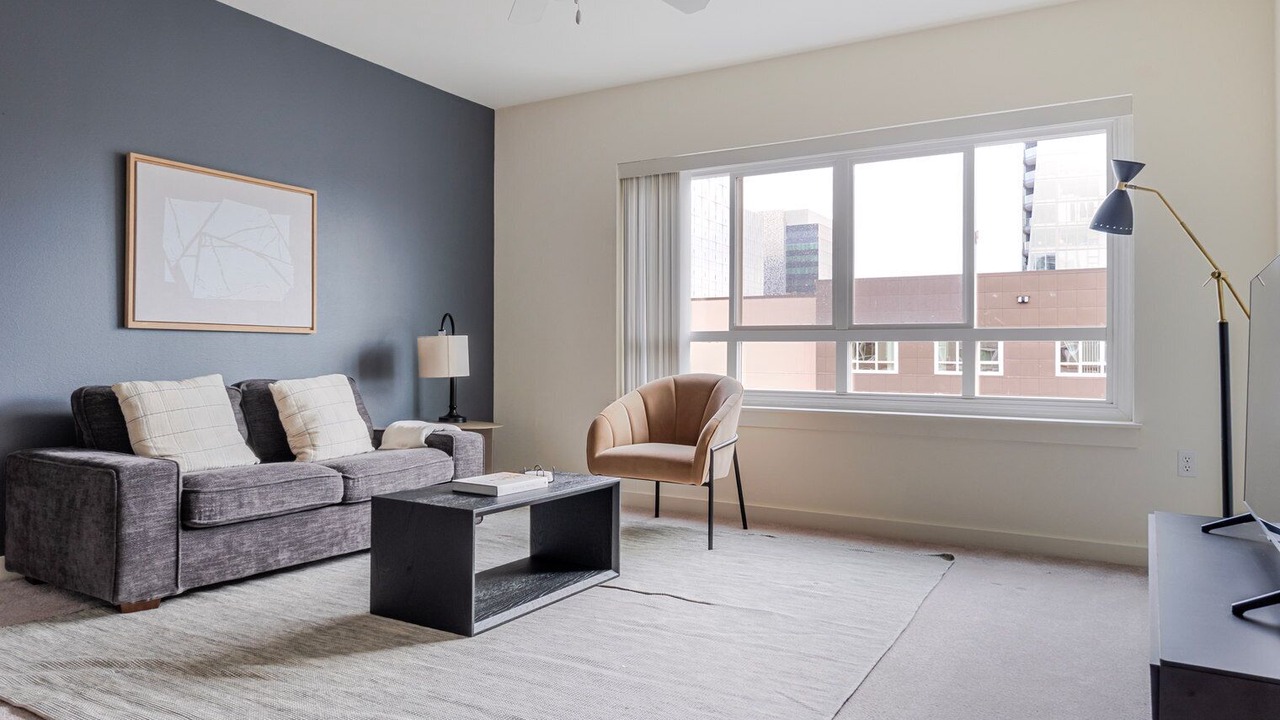 Photo of Livingroom in West Bellevue