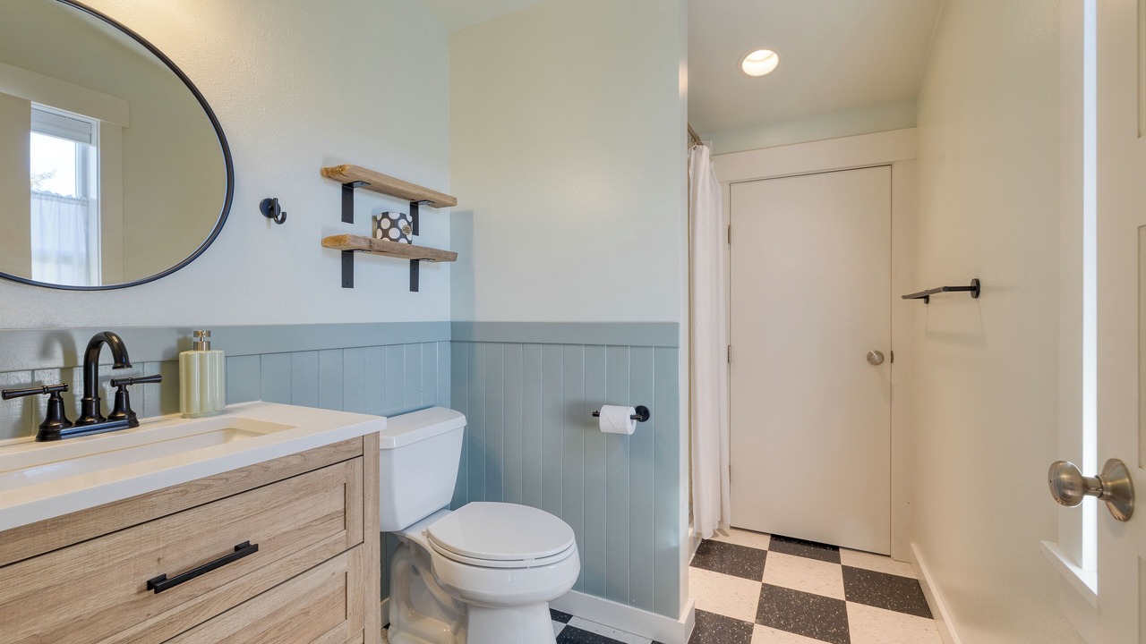 Photo of Bathroom in Coupeville