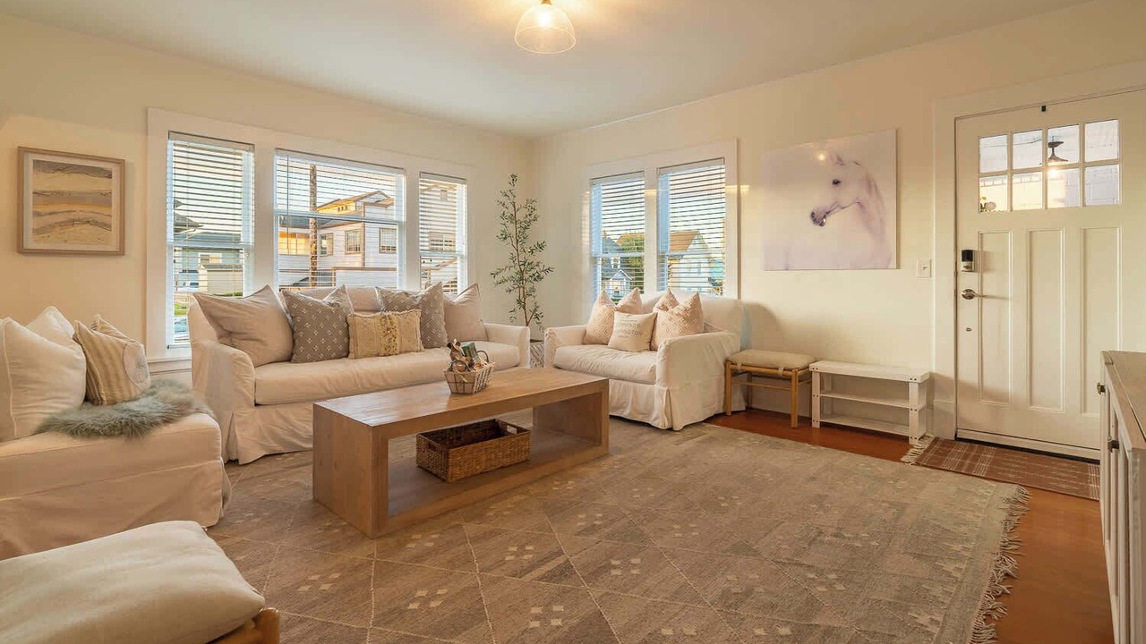 Photo of Bedroom in The Bowl of Edmonds