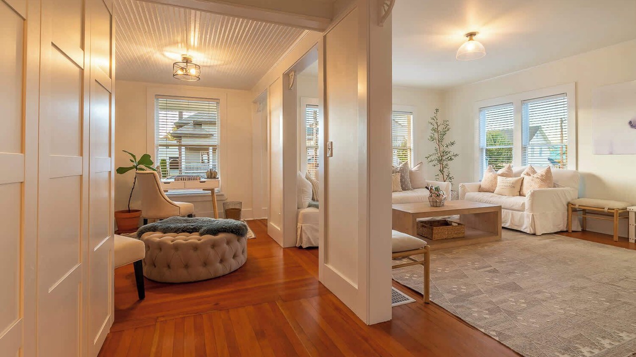 Photo of Bedroom in The Bowl of Edmonds