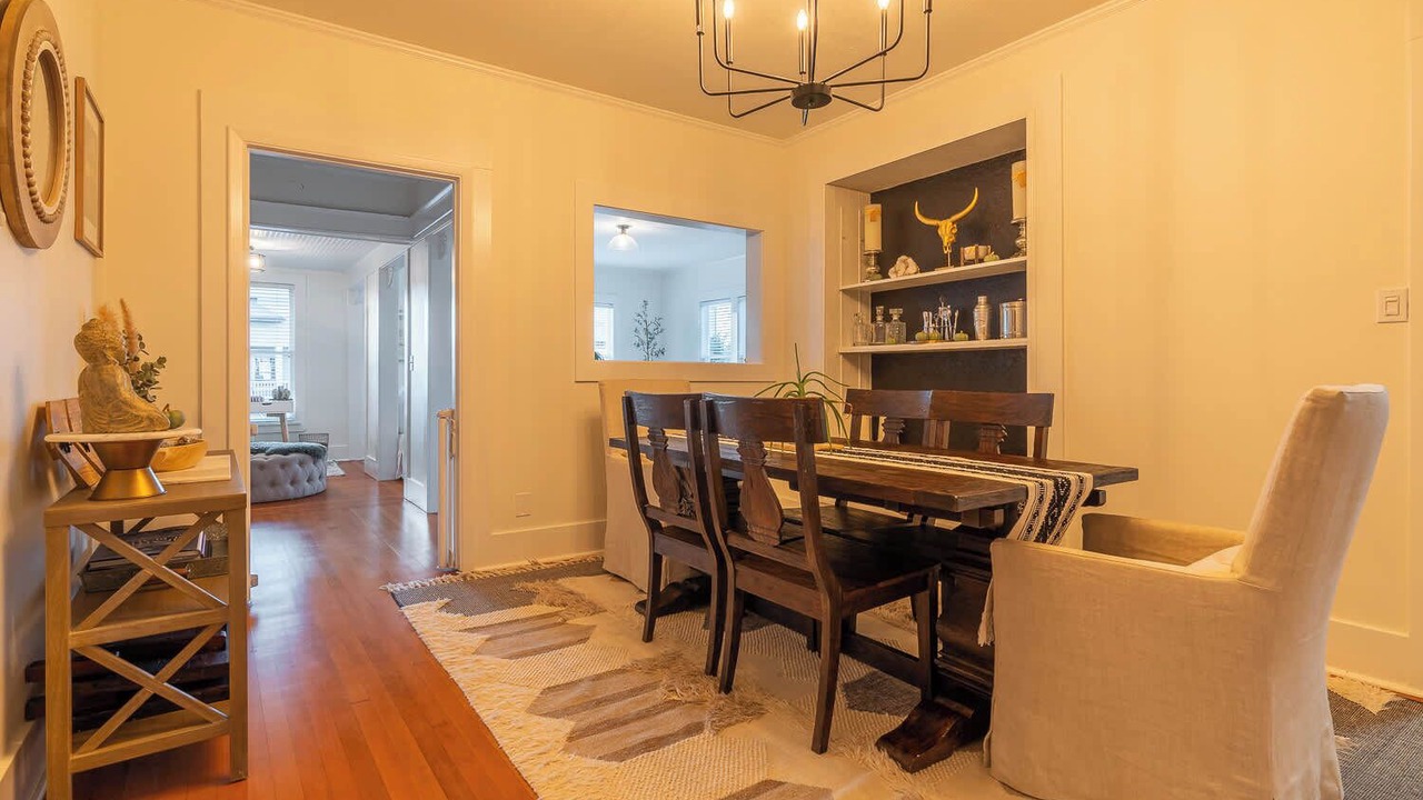 Photo of Bedroom in The Bowl of Edmonds