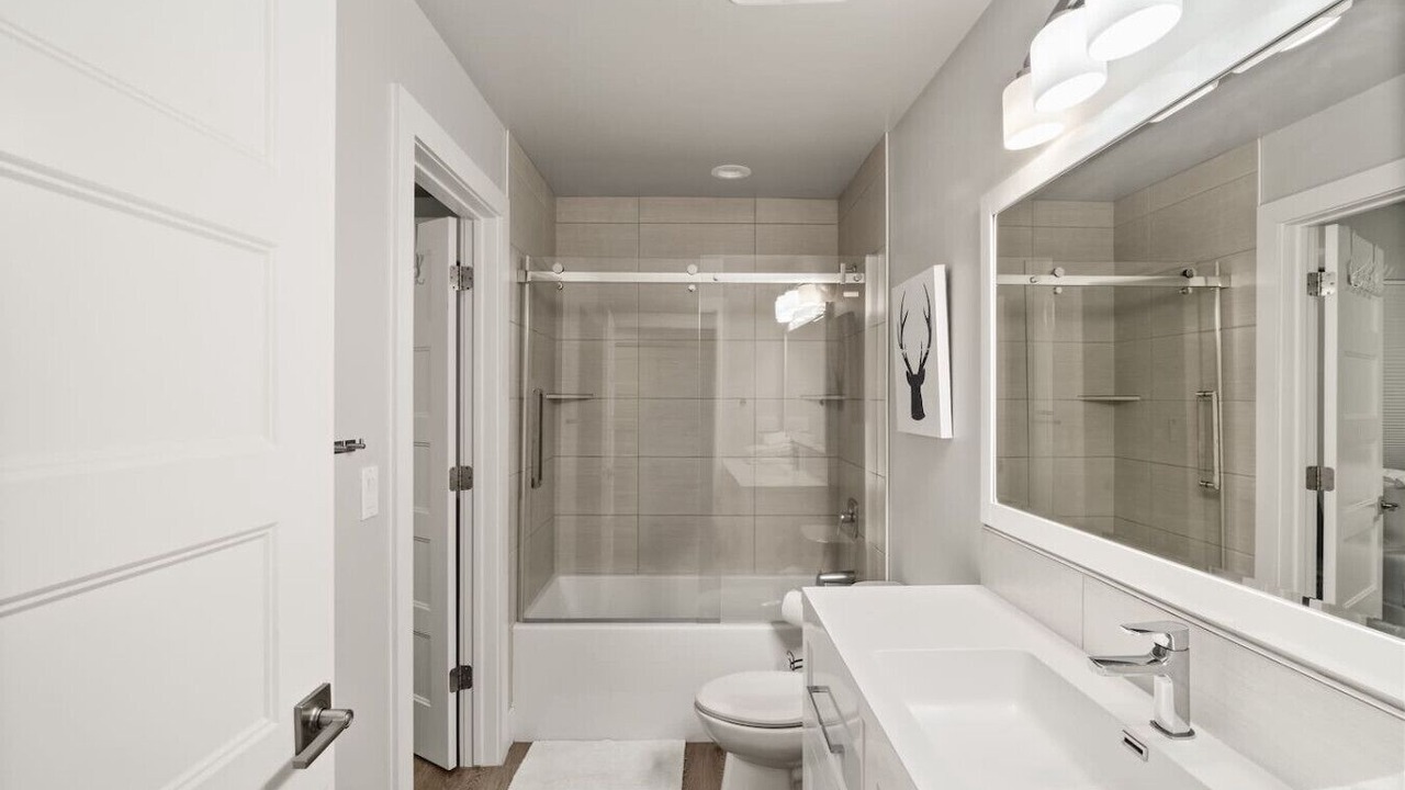 Photo of Bathroom in Garden District