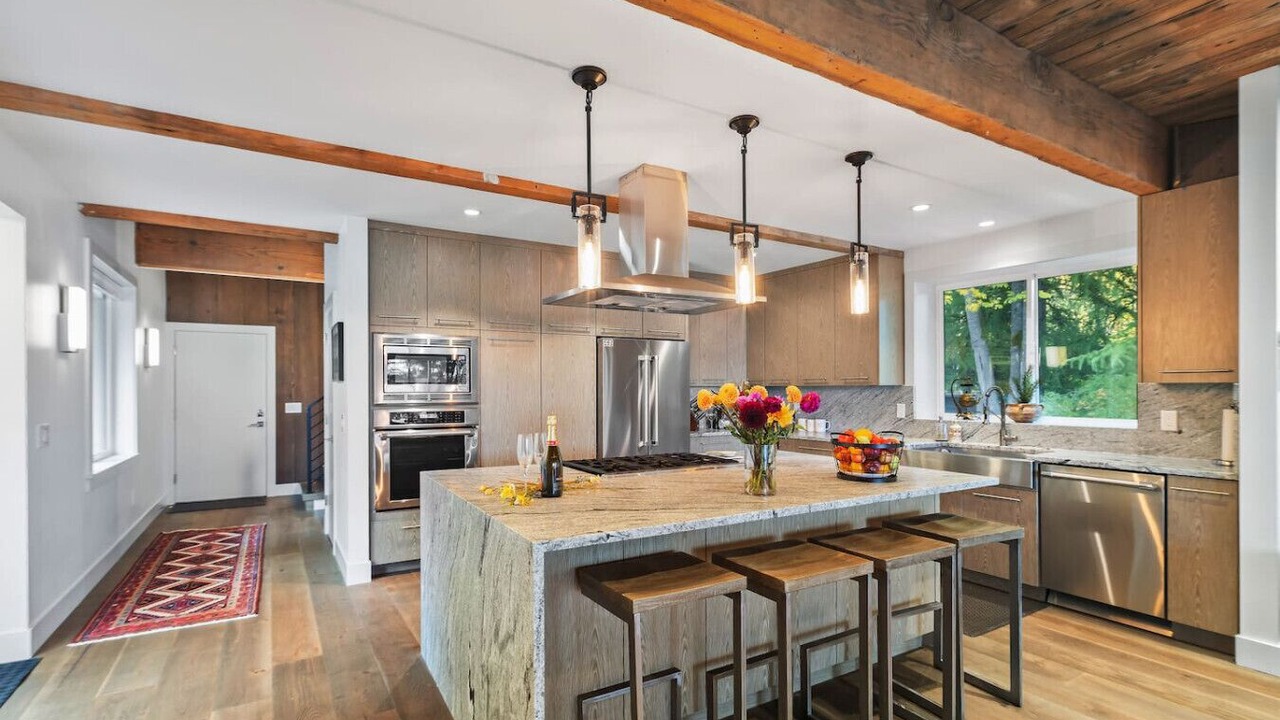 Photo of Kitchen in Northeast Bellevue