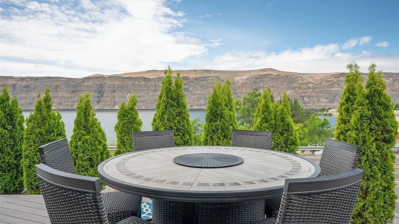 Photo of Outdoor in Sunland Estates