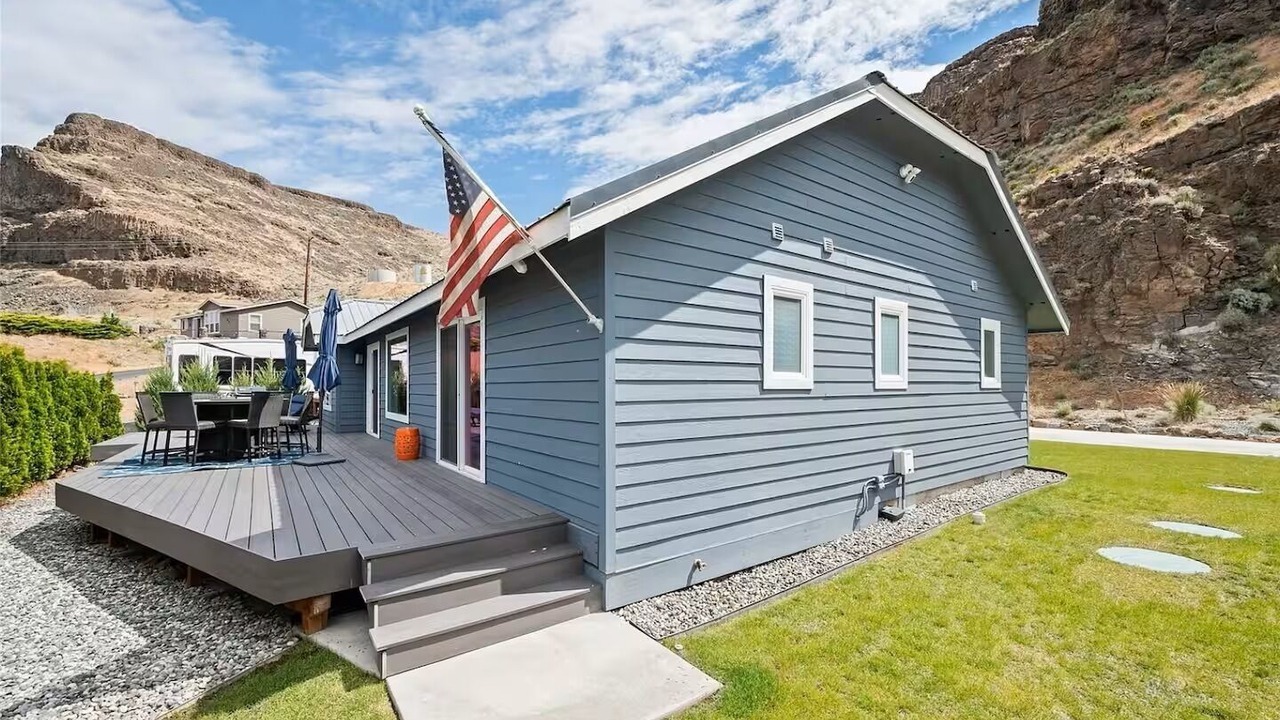 Photo of Outdoor in Sunland Estates
