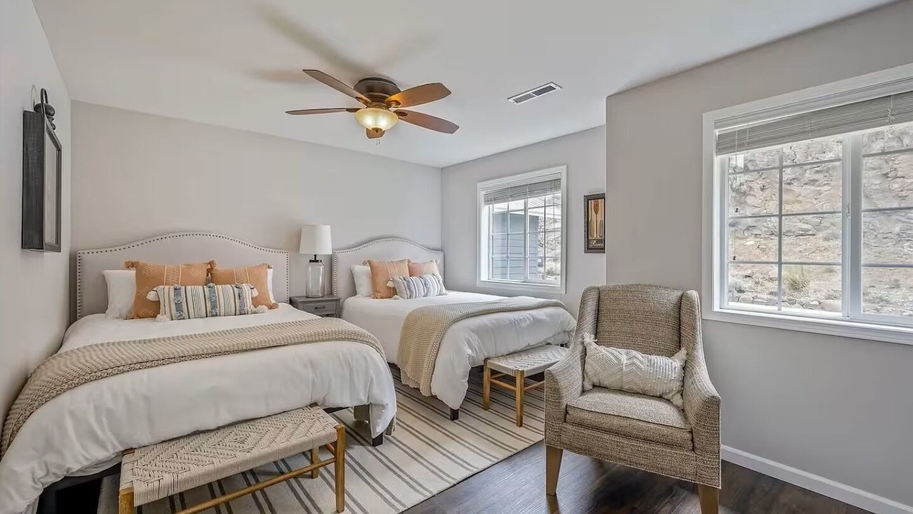 Photo of Bedroom in Sunland Estates