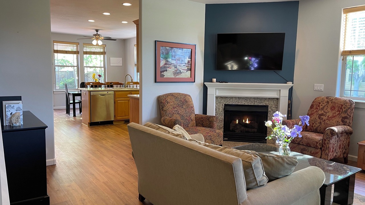 Photo of Livingroom in Ashland