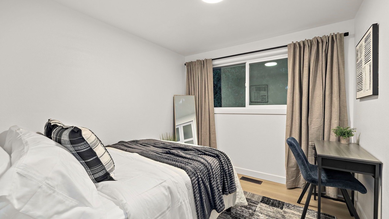 Photo of Bedroom in Lynnwood