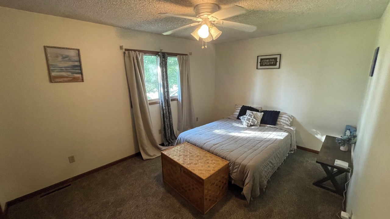 Photo of Bedroom in Grahams Island State Park