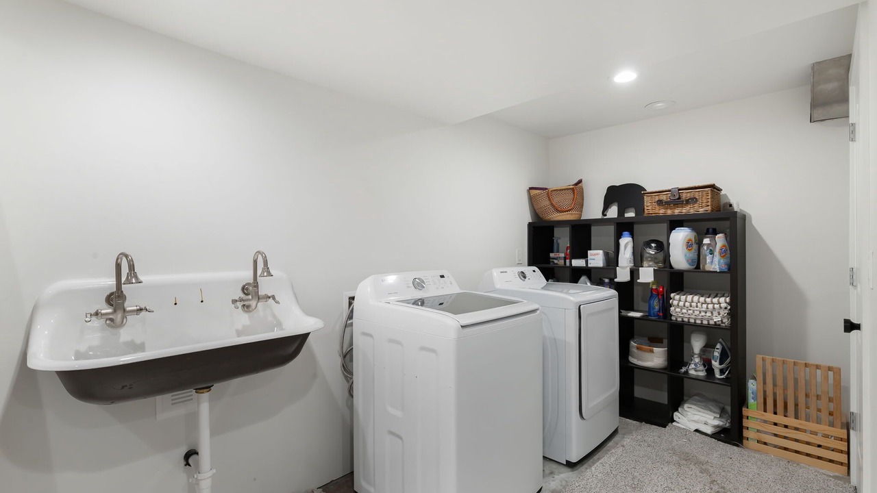 Photo of Bedroom in The Bowl of Edmonds