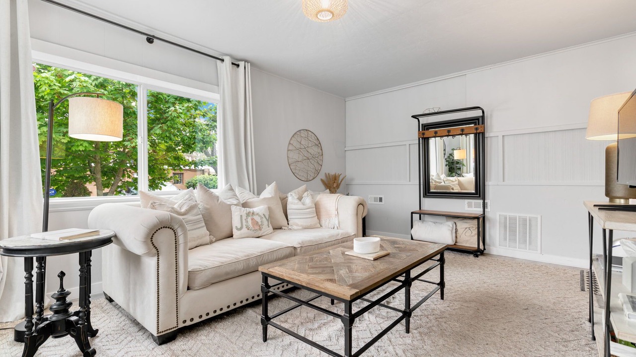 Photo of Bedroom in The Bowl of Edmonds