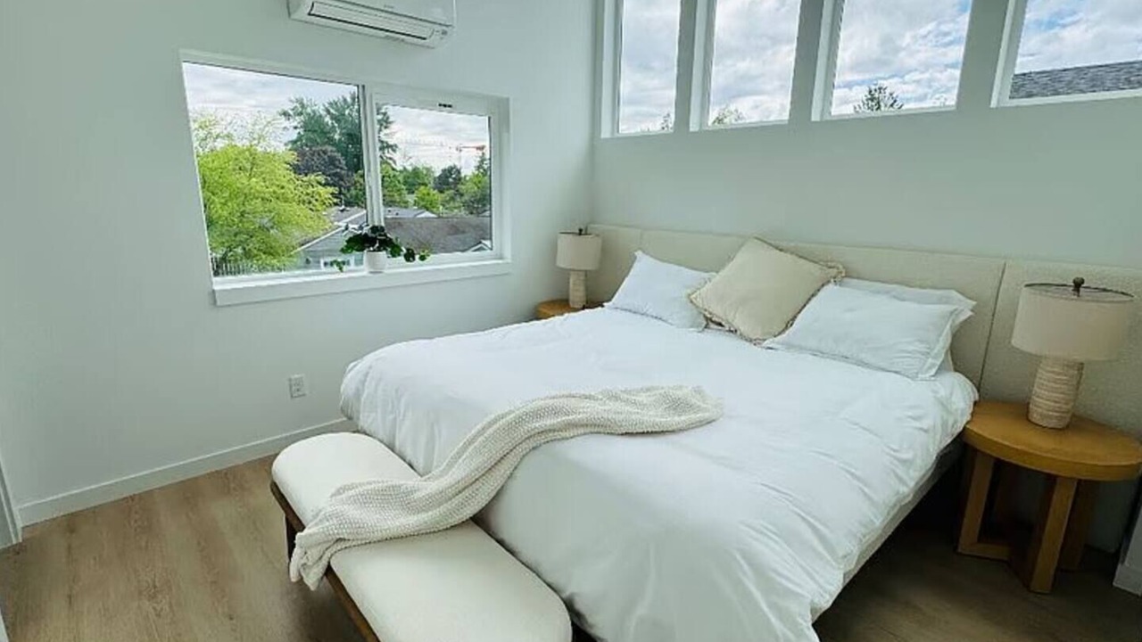 Photo of Bedroom in Shoreline