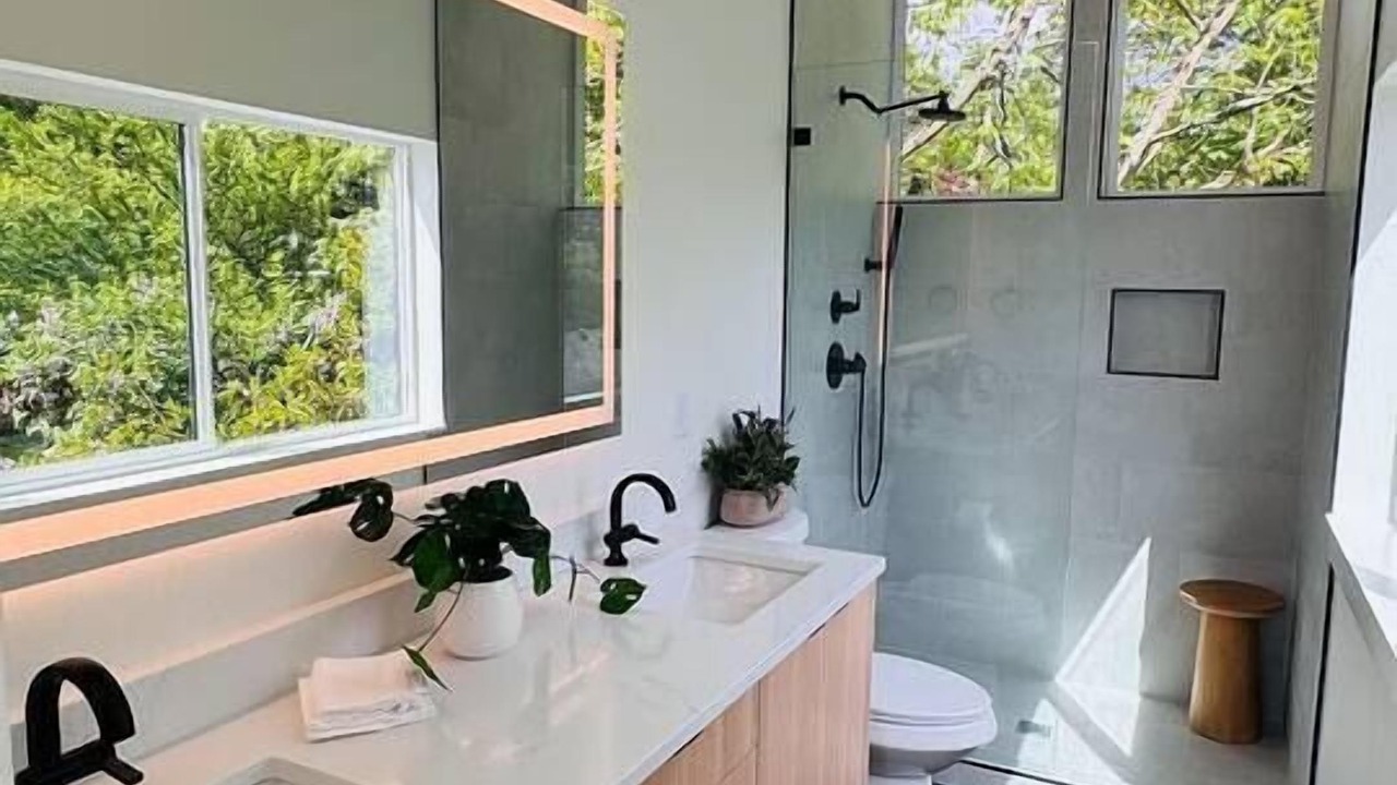 Photo of Bathroom in Shoreline