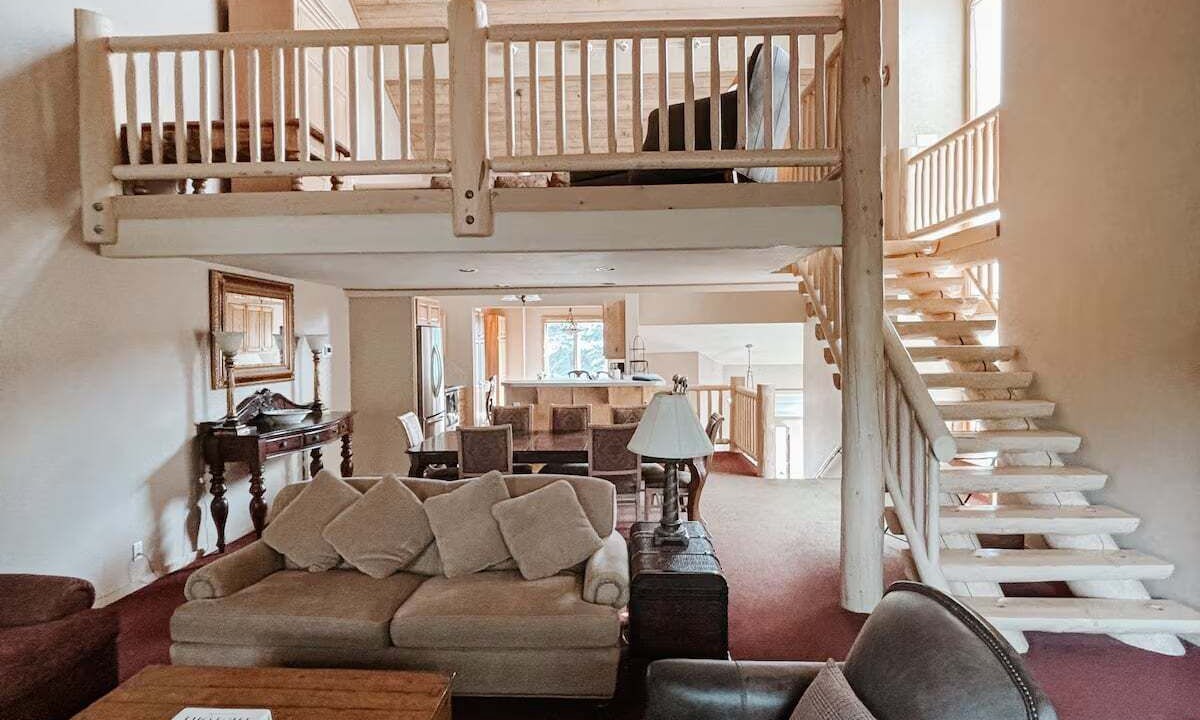 Photo of Livingroom in Elkhorn Village