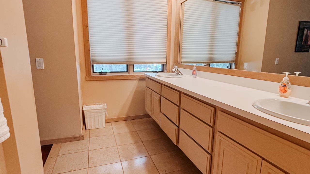 Photo of Bathroom in Elkhorn Village